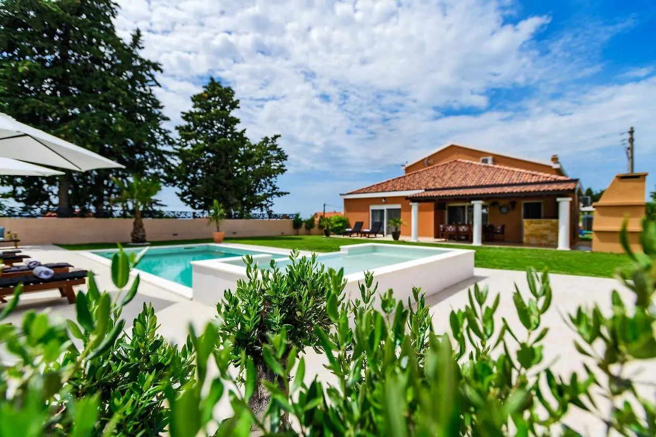 Green Residence Villa Zara 0*,