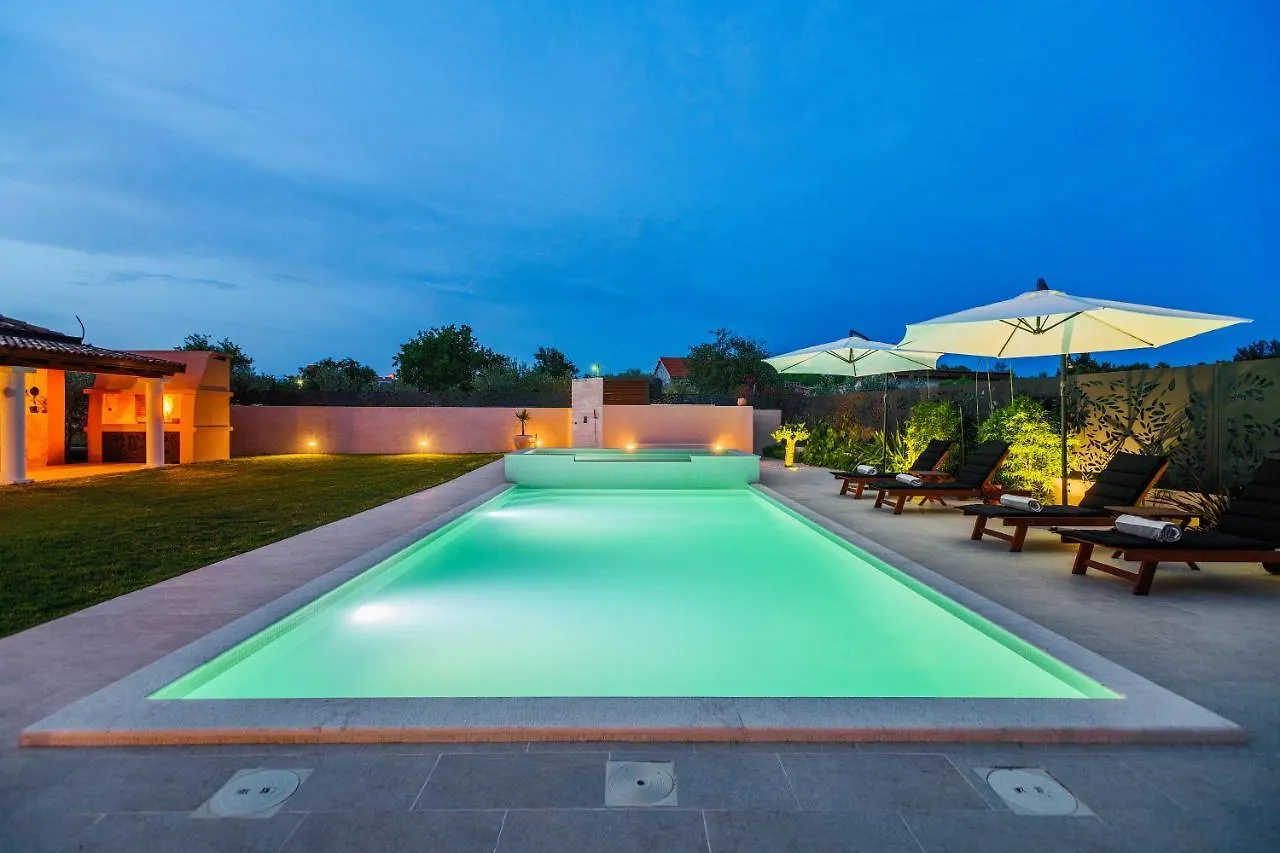 Green Residence Villa Zara 0*,